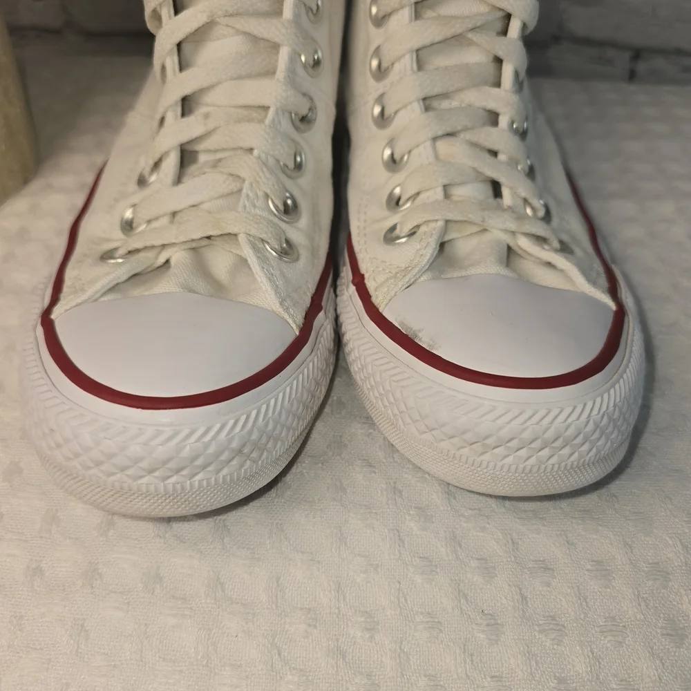 CONVERSE HIGH-TOP WHITE CANVAS CHUCK TAYLOR SNEAKERS KIDS SIZE 6 EUC